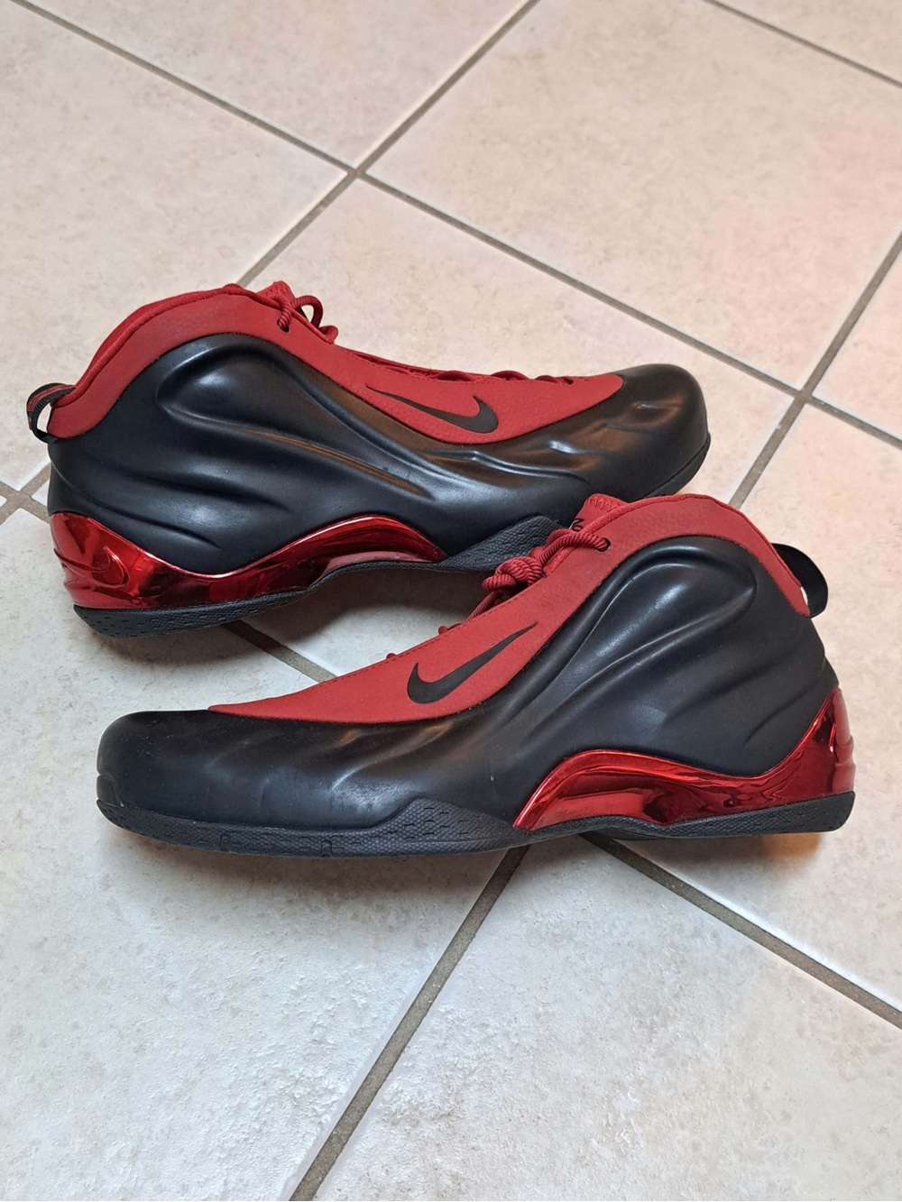 NIKE FOAMPOSITE LITE - 344332 002 BLACK VARISTY RED - Men's size 12